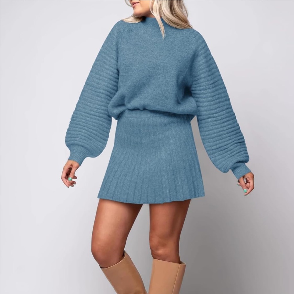 Elegant Blue Ribbed Knit Set - Picture 3 of 4